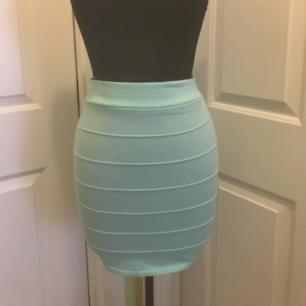 Sexy ribbed mini skirt